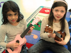 UKULele girls 640